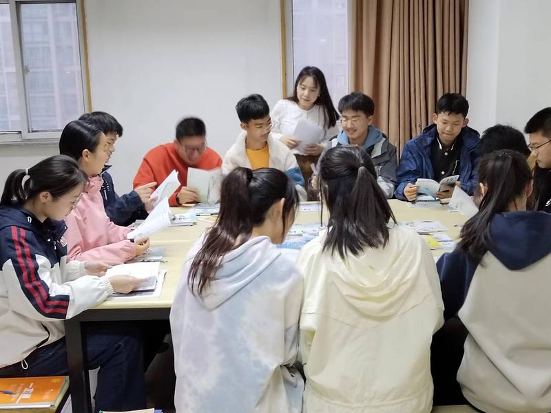 郑州市第一中学2023年4月文学社社团活动 (15)