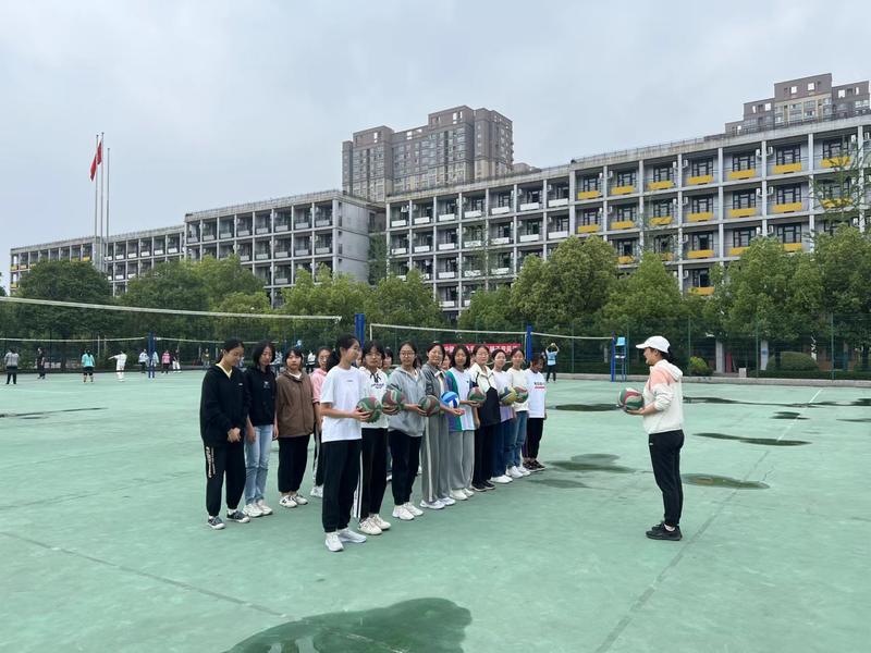 郑州市第一中学2023年4月排球社社团活动 (7)